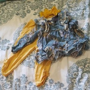 Adorable boutique set. Perfect for fall pictures!